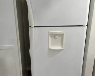Frigidaire refrigerator 