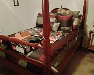 Wood Four-poster bed 