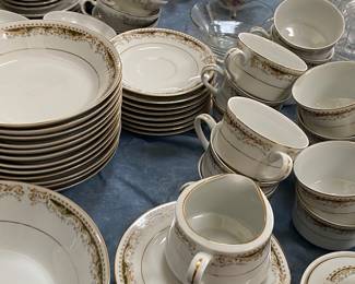 Signature Collection, Queen Anne