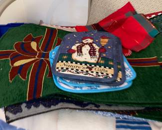 Holiday Hot Pads and Placemats