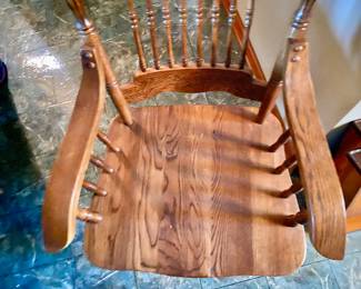 Very Nice Kitchen / Dinning Double Pedestal ClawfootTable with 8 Chairs 60" long without leaves x 30" Tall.  Leaves add 18" each -there are 2 makes it 8' total. Pressback Chairs are strong w no issues Two are captain.   Available for Presale!