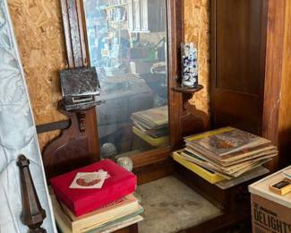 This is a beautiful piece - I couldn't get a better picture at the time.