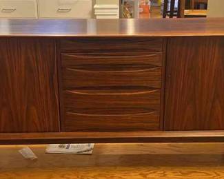 Mid Century Rosewood Credenzabuffet