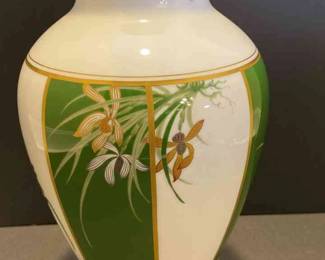 Porcelain 11 Flower Vase By OKURA Japan 1978 Metallic Gold Floral Design
