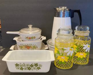 Corningware Coffee Maker And Casserole Dishes Hildi Daisy Cannisters And Pyrex Dish