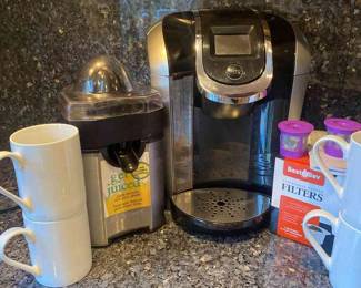 Keurig 20 Cuisinart Juicer And Coffee Mugs