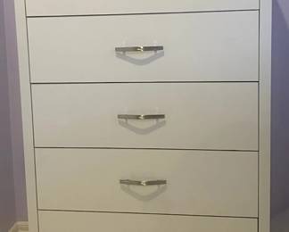 White 5 Drawer Dresser