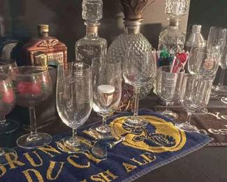 "Home for the Holidays" in Evans, GA. Closing on Tue 11/28 at 6p. Pickup on Wed 11/29 from 3-6p. Please click here to view more photos, descriptions, and current bids: https://ctbids.com/estate-sale/25571