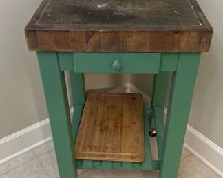 "Home for the Holidays" in Evans, GA. Closing on Tue 11/28 at 6p. Pickup on Wed 11/29 from 3-6p. Please click here to view more photos, descriptions, and current bids: https://ctbids.com/estate-sale/25571