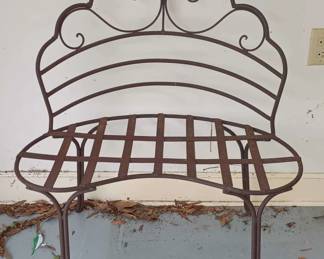 "Home for the Holidays" in Evans, GA. Closing on Tue 11/28 at 6p. Pickup on Wed 11/29 from 3-6p. Please click here to view more photos, descriptions, and current bids: https://ctbids.com/estate-sale/25571