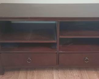 "Home for the Holidays" in Evans, GA. Closing on Tue 11/28 at 6p. Pickup on Wed 11/29 from 3-6p. Please click here to view more photos, descriptions, and current bids: https://ctbids.com/estate-sale/25571