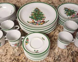 "Home for the Holidays" in Evans, GA. Closing on Tue 11/28 at 6p. Pickup on Wed 11/29 from 3-6p. Please click here to view more photos, descriptions, and current bids: https://ctbids.com/estate-sale/25571