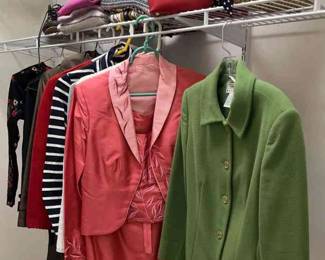 "Home for the Holidays" in Evans, GA. Closing on Tue 11/28 at 6p. Pickup on Wed 11/29 from 3-6p. Please click here to view more photos, descriptions, and current bids: https://ctbids.com/estate-sale/25571