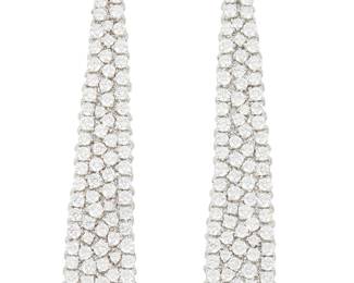 199
A Pair Of Diamond Earrings
Set with 172 round brilliant-cut diamonds weighing 7.55 carats, set in 18K white gold.
2 pieces
17.2 grams
2 1/2" L x 1/2" W
Estimate: $8,000 - $12,000