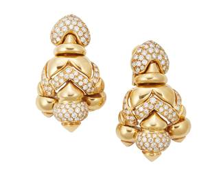 218
A Pair Of Diamond And Gold Earrings
Set with 108 round brilliant-cut diamonds weighing approximately 5.28 carats, in 18K gold.
40.15 grams
1 3/4" L x 1" W
Estimate: $3,000 - $5,000