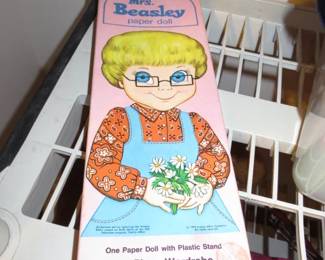 Vintage Mrs. Beasley 24 Piece Wardrobe