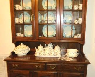 Pennsylvania House Independence Hall Collection China Hutch