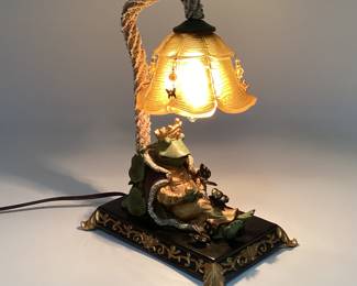 Sleeping Frog Lamp