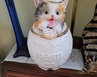 Treats Cat Cookie Jar by Bradford Exchange