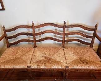FRENCH PROVINCIAL SETTEE