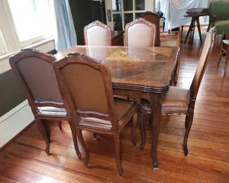 ANTIQUE DINING TABLE AND 6 CHAIRS