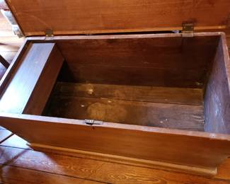 BLANKET CHEST INTERIOR