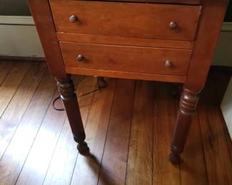 ANTIQUE TABLE WITH 2 DRAWERS