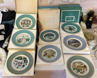 Avon Christmas collector plates with boxes