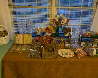 Decor; silk flower arrangements