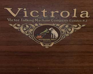 Victrola - Victor Talking machine with extra needles and record catalogue