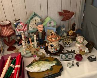 Birdhouses and candles; decor