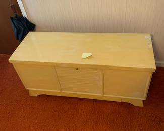Lane cedar chest