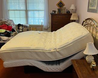 Queen adjustable bed frame