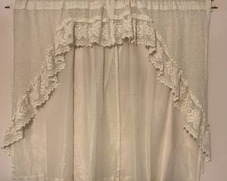 Lace curtains and sheer curtains