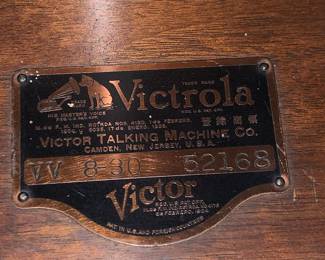 Victrola - Victor Talking machine with extra needles and record catalogue