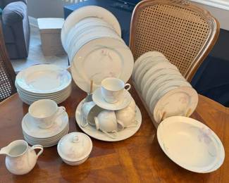 794 Mikasa China Setmin