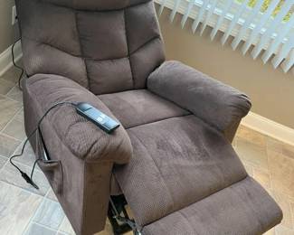 794 Upholstered Lift Chair Extendedmin