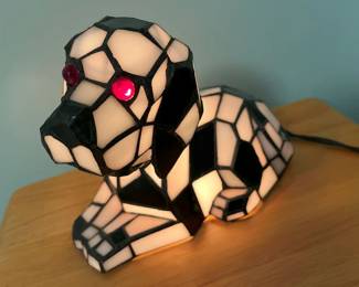 794 Bobblehead Stained Glass Dog Lampmin