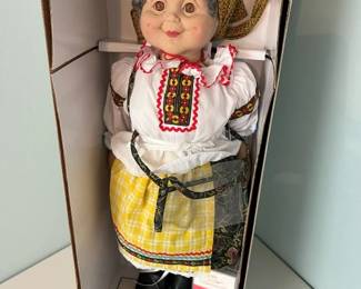 794 Grannyworld Polish Dollmin