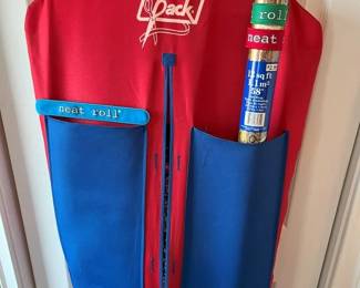 794 Hanging Holiday Wrap Packmin