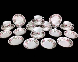 JETH900 Wedgewood Hathaway Rose Teacups Dessert Bowls Bone China made in England in the Hathaway Rose pattern