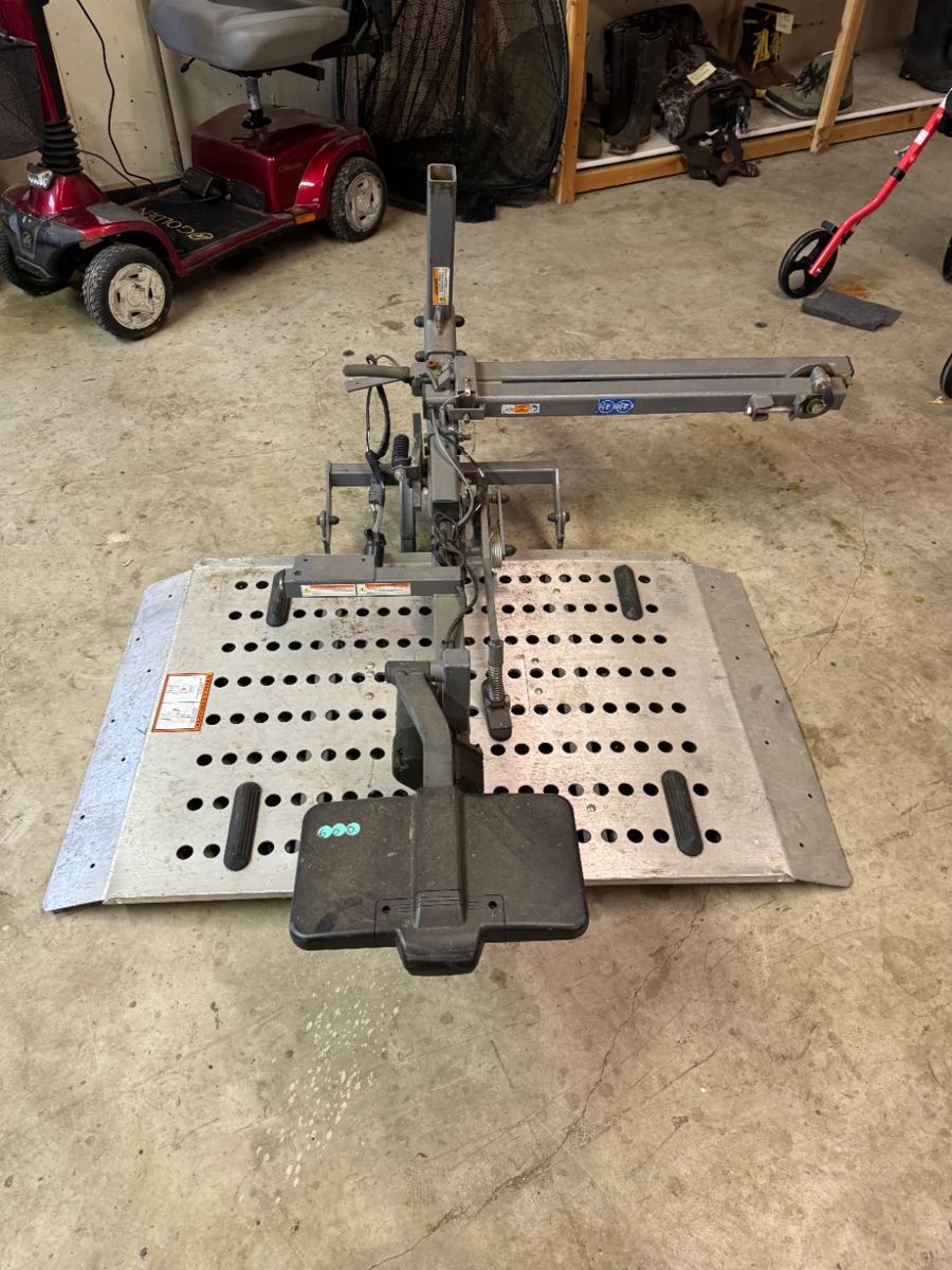 Montesano Flash Sale starts on 11/30/2023