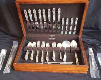 "Fox Hollow Treasures" in Aiken, SC. Starts Closing on Thu 11/30 at 8p. Pickup: Sat 12/2 from 11-3p. Please click here to view more photos, descriptions, and current bids:&nbsp;https://ctbids.com/estate-sale/25632