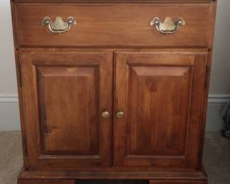 "Fox Hollow Treasures" in Aiken, SC. Starts Closing on Thu 11/30 at 8p. Pickup: Sat 12/2 from 11-3p. Please click here to view more photos, descriptions, and current bids:&nbsp;https://ctbids.com/estate-sale/25632