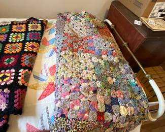 Yo-yo quilt top