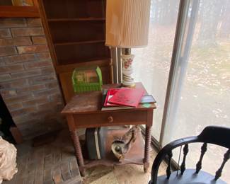 Nice end lamp table