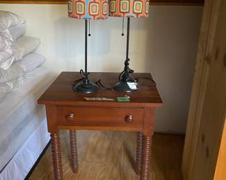 Beautiful end lamp table cherry