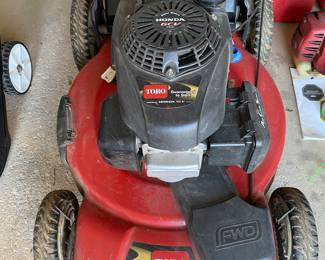 Toro 22" Recycler Lawn Mower w/Honda engine 