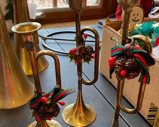 Trumpet candle holder set