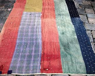 592 - Vintage hand stitched quilt 57 x 82 Inches
